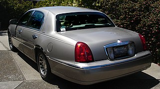 1998-2002 Lincoln Town Car Signature Series, πίσω