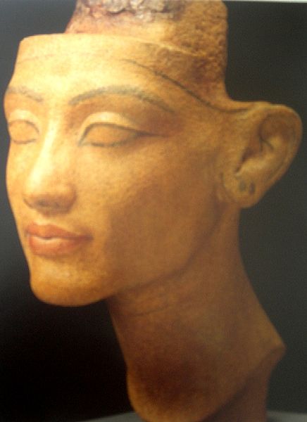 Tranny Nefertiti