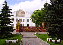 Urenin rajonan kul'turkeskuz i Suren sodan memorial (2007)