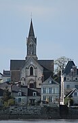 L'église, vue de la rive gauche.