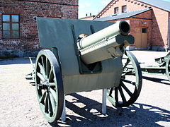 A modernized 152 mm field howitzer M1910/37 at the Hämeenlinna Artillery Museum.