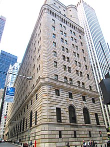 The eastern section of the building, completed in 1935 2015 Federal Reserve Bank of New York from east.jpg