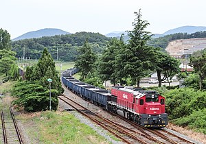 Train No. 3345 / Regular freight train from Jecheon to Goedong pulled by No. 7511