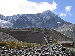 Adamellon (3 554 m) pohjoispuoli.