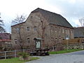 Ehemalige Schule, heute Wohnhaus, sowie Nebengebäude und Hofmauer