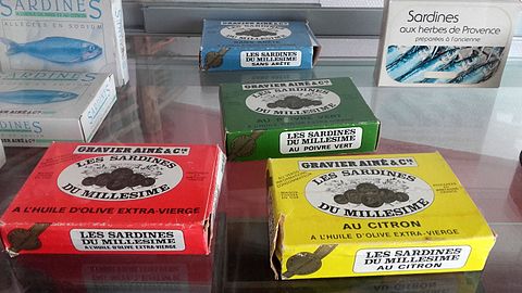 Boîtes de sardines Gravier (musée « Maison de la Pêche »)