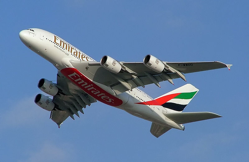 מטוס איירבאס A380 צבוע בצבעי האמירויות