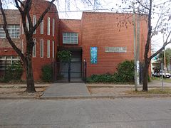 Vista a la entrada de la Escuela 398 Islas Malvinas