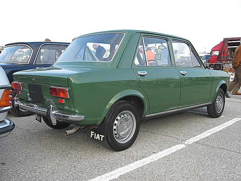 Zastava 101 je pokusaj da se na bazi Fiata 128 naprawi domace vozilo koje je