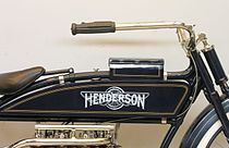 Het Henderson-logo…