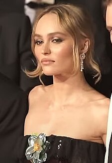 Lily-Rose Depp v roce 2023 v Cannes