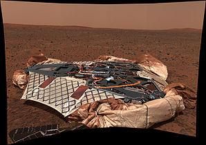 화성 표면에 놓인 착륙선 모습 2004년 1월 18/19일