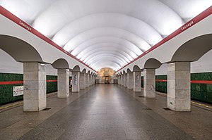 Metro SPB Line1 Lesnaya Platform.jpg