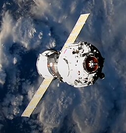 ISSに接近するプログレス M-UM
