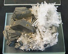 Pyrrhotite et quartz - Mine de Trepçà - Kosovo