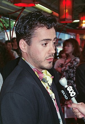 English: Robert Downey, Jr., taken at the AIR ...