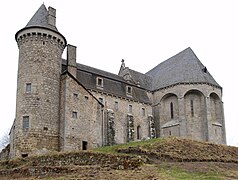 Iglesia fortificada en Saint-Angel