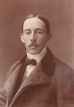 Alberto Santos-Dumont photographié par l'atelier Nadar vers 1890. (définition réelle 2 362 × 3 388)