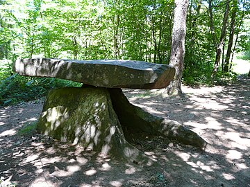 Le dolmen de Rochesseux.