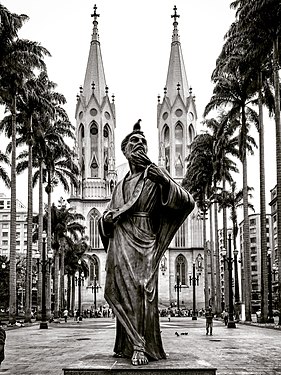 10º lugar Apóstolo Paulo e Catedral da Sé, São Paulo, SP por Renato Santiago Rodrigues