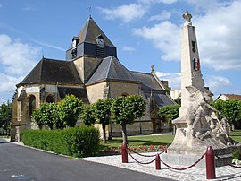The church and war memorial in Juniville