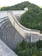 Barrage de Bort-les-Orgues en 2014.