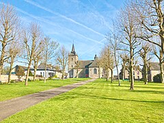 L‘esplanade du sanctuaire Notre-Dame de Toute Aide au hameau de Querrien à La Prénessaye dans les Côtes d’Armor.