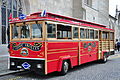 trikkliknende turistbuss i Münsterhof, Zürich, Sveits