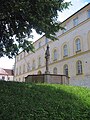 Dombergmuseum und Andreasbrunnen auf dem Domberg (1697)