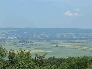 Blick von der Burg Grubenhagen über das Ilmetal mit Einbeck zur Hube