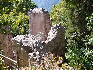 Vue partielle de la ruine du Haut-Ribeaupierre