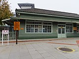 修復された駅舎