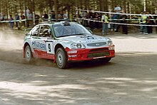 Eriksson i en Hyundai Accent WRC under Finska rallyt 2001.