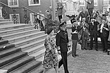 Doop van prins Willem-Alexander; koningin Juliana en prins Bernhard verlaten Paleis Huis ten Bosch, 2 september 1967 (Nationaal Archief)