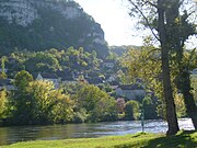 La Dordogna a Vayrac davanti alla frazione di Mézels