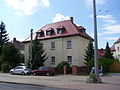 Mietshaus in offener Bebauung