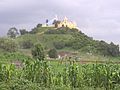 L'église baroque de l'époque coloniale Nuestra Señora de los Remedios surmontant la Grande Pyramide de Cholula.