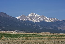 Vue du mont Yale depuis l'US-285 près de Nathrop.