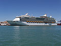 Navigator of the Seas, bandera de Bahamas, 311 m de eslora, en el Puerto de la Bahía de Cádiz