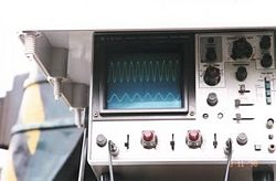 Oscilloscope Osciloscopio locomotora.jpg