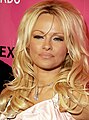 Pamela Anderson interpreta C. J. Parker