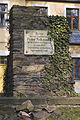 Peter-Schmohl-Denkmal: Reste eines Stadtmauerturmes mit Inschrifttafel (Einzeldenkmal der Sachgesamtheit 09200740)
