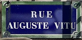 Voir la plaque.