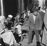 Ruelle d'Alger animée, 1950