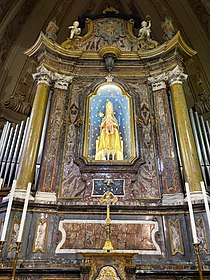 La Madonna della Stella, statua lignea dipinta opera di un anonimo artista francese del XIII secolo.