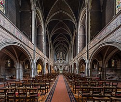 St Augustine's, Kilburn (1880) John Loughborough Pearson. Spesso chiamata "la cattedrale di Londra", è una delle chiese neogotiche più belle e grandi di Londra.