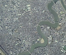 立石全景（国土地理院 地図・空中写真閲覧サービスの写真を元に加工、2006年）