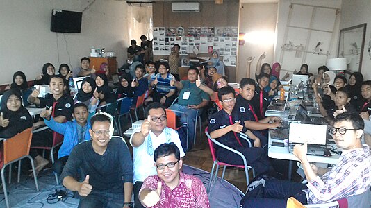 Pelatihan menyunting Wikipedia di Code Margonda, Depok, Jawa Barat pada 26 April 2015