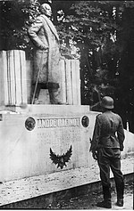 Statue d'André Maginot[78],[79]