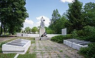 Пам'ятник воїнам-односельцям і братська могила радянських воїнів
